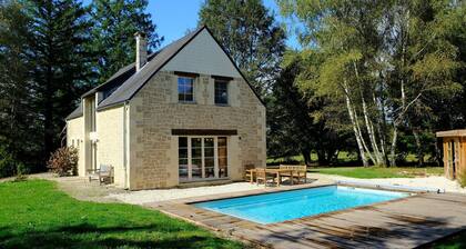 Beautifully Located Country House With Heated Pool