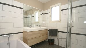 Unclassified image, 5 of 24, button - Serene Villa in Valbonne With Private Swimming Pool (Valbonne)