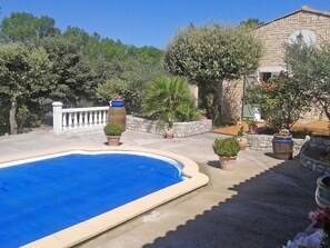 Outdoor pool - Attractive Holiday Home in Uchaux France With Private Pool (Uchaux)