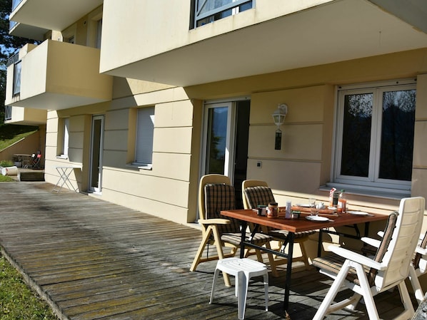 Balcony - Spacious Apartment in Sallanches Near Ski Area (Sallanches)