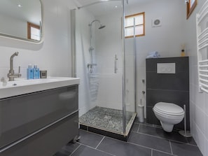 Shower - Majestic Villa in Montbrun With Private Heated Pool (Montbrun-des-Corbières)