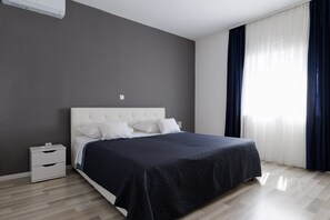 House - Holiday Home in Galovac With Pool (Galovac)