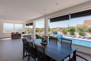 House | Dining - Holiday Home in Galovac With Pool (Galovac)