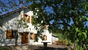 Exterior - Spacious Holiday Home With Private Garden in Saint-bresson (Saint-Bresson)
