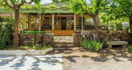 Holiday Home in Les Assions Near Bois de Paiolive