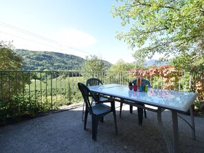 House | Balcony - Holiday Home in Les Assions Near Bois de Paiolive (Les Assions)