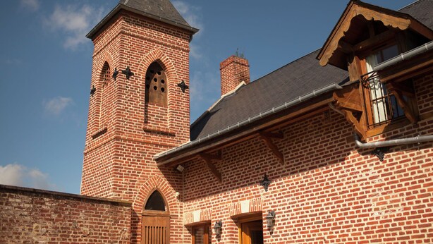 Unclassified image, 1 of 18, button - Stunning Coach House as Holiday Home With Large Enclosed Garden in Sentelie (Sentelie)