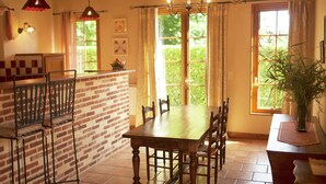 Unclassified image, 4 of 18, button - Stunning Coach House as Holiday Home With Large Enclosed Garden in Sentelie (Sentelie)