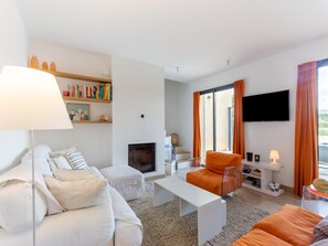 Villa | Living room - Villa in Malaucene With Mont Ventoux Views (Malaucene)