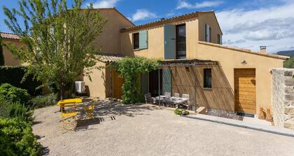 Villa in Malaucene With Mont Ventoux Views