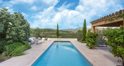Villa in Malaucene With Mont Ventoux Views