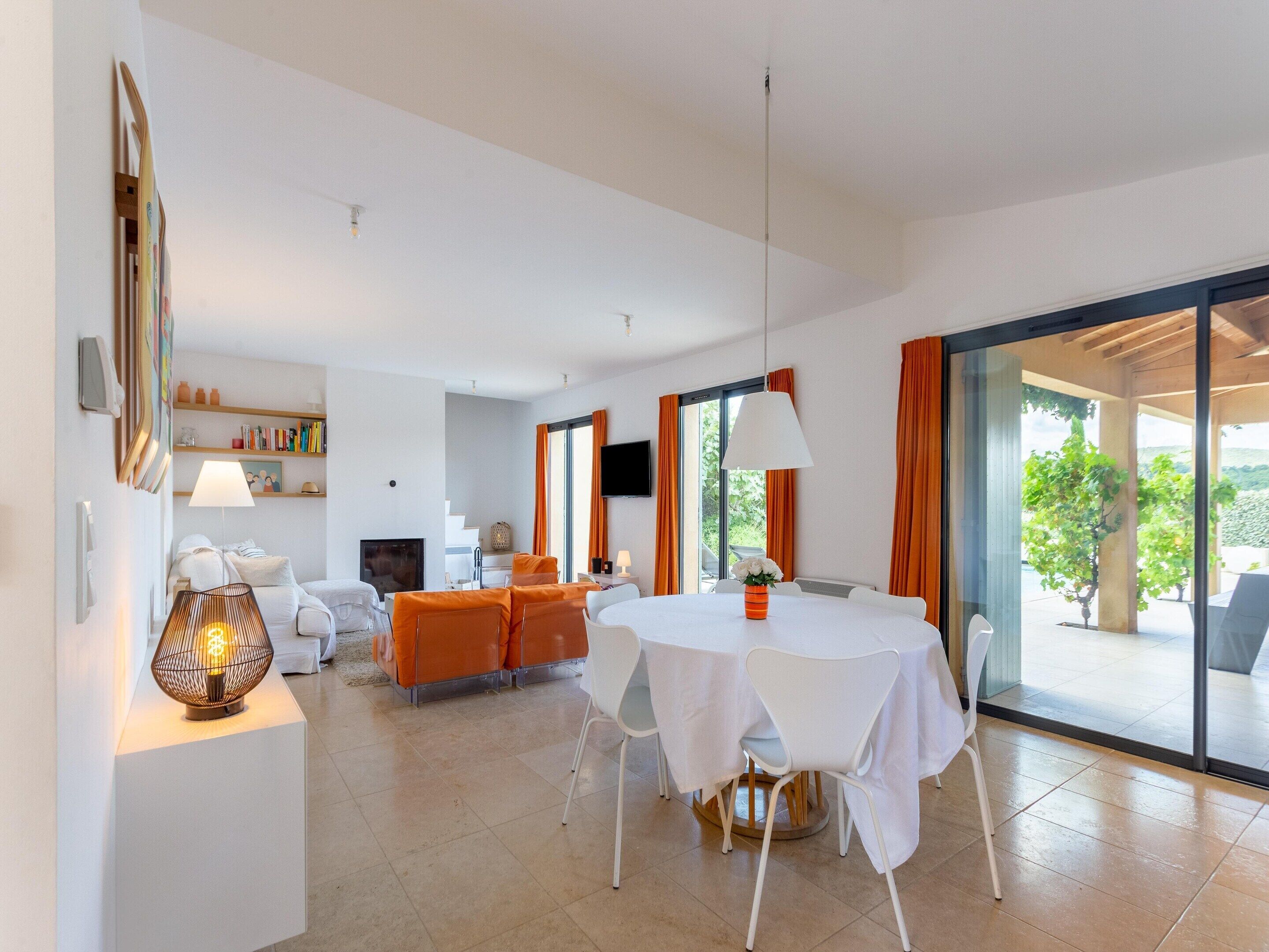 Villa | Dining
