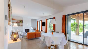 Villa | Dining