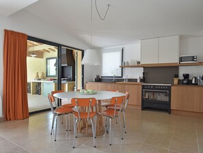 Dining - Villa in Malaucene With Mont Ventoux Views (Malaucene)