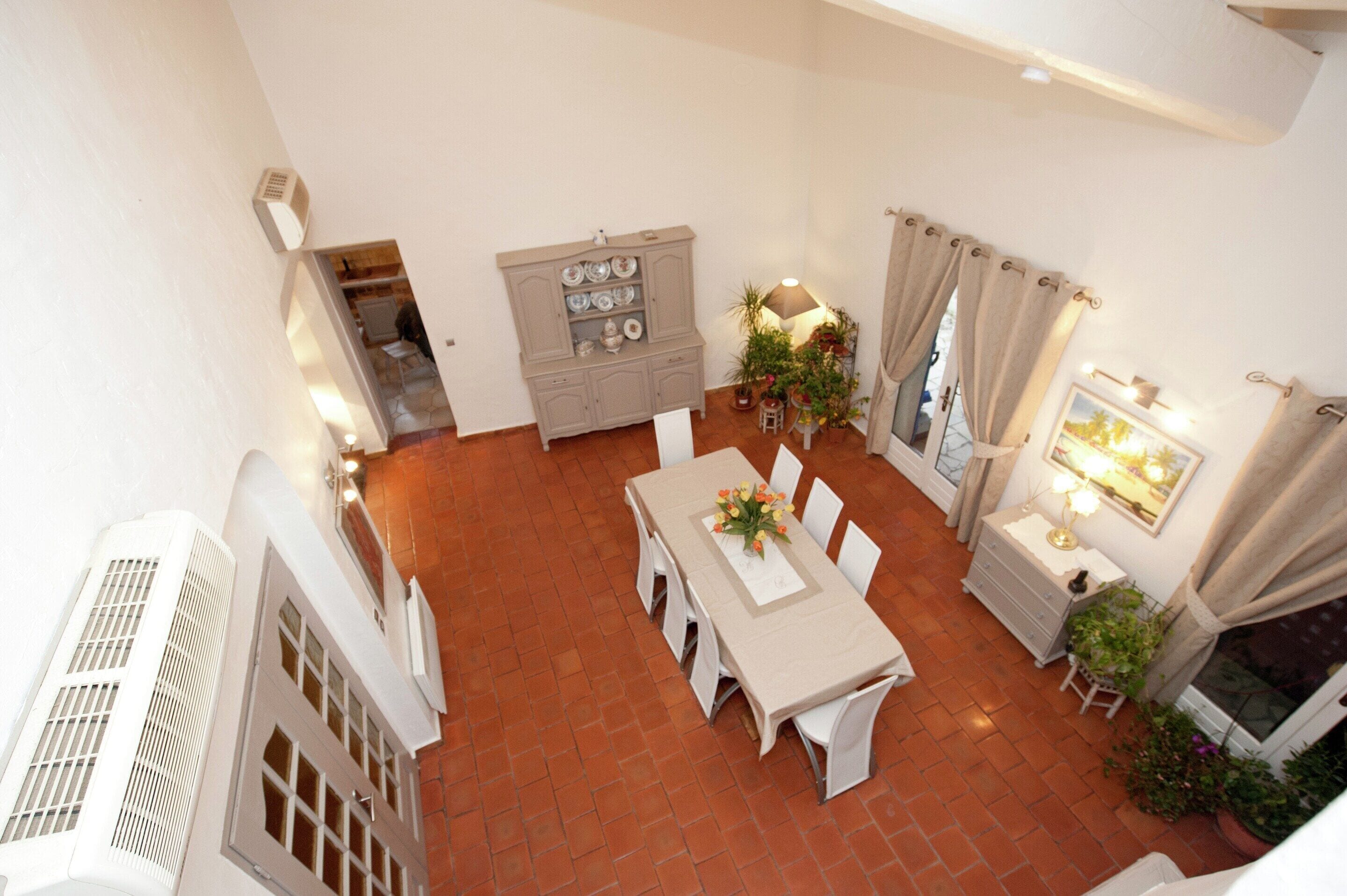 House | Dining