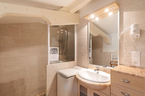 House | Bathroom - Villa in Provence Near Vaison-la-romaine (Vaison-la-Romaine)