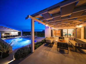 Indoor pool, outdoor pool