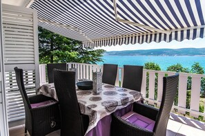 Apartment | Balcony - Apartment in Seline With Garden (Starigrad)