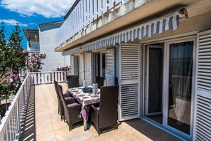 Apartment | Outdoor dining - Apartment in Seline With Garden (Starigrad)