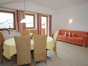 Apartment | Dining - Charming Apartment in Uderns With Balcony (Uderns)