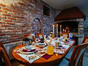 Dining - Traditional Stone House With Interiour Pool, Sauna, Garden, Terrace With BBQ (Stari Grad)