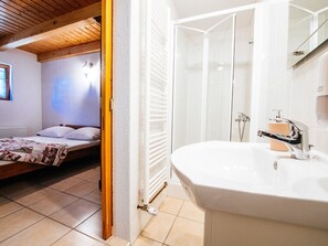 Bathroom - Traditional Stone House With Interiour Pool, Sauna, Garden, Terrace With BBQ (Stari Grad)