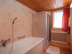 House | Bathroom - Spacious Mansion in Wald am Arlberg With Private Garden (Dalaas)