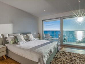 Villa | 4 bilik tidur, dilengkapkan perabot secara berasingan, cadar katil