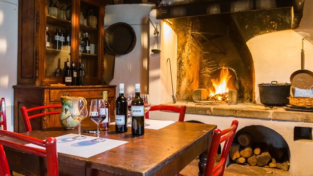House | Dining - Italian Stay: Bacchereto Wine Country (Carmignano)