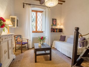 House | Living area - Rustic Farmhouse Stay, Carmignano (Carmignano)