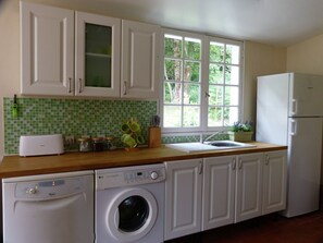 House | Private kitchen - Chalet With Garden in the Pyrenees (Roquefort-de-Sault)