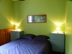 House | 2 bedrooms, individually furnished, bed sheets - Chalet With Garden in the Pyrenees (Roquefort-de-Sault)