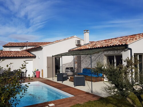 Modern Holiday Home With Private Swimming Pool, air Conditioning and Enclosed Garden