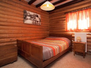 Chalet | 3 bedrooms, individually furnished, bed sheets