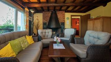 Chalet | Living room | TV