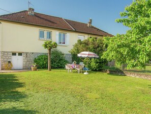 Garden - Cozy Garden Retreat Malemort (Malemort-sur-Correze)