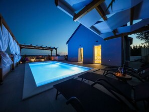 House | Pool