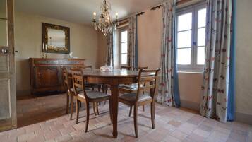 House | Dining