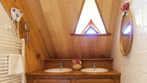 Unclassified image, 4 of 36, button - For Those who are Looking for a Perfectly Maintained, Beautiful Holiday Home! (Saint-Medard-d'Excideuil)