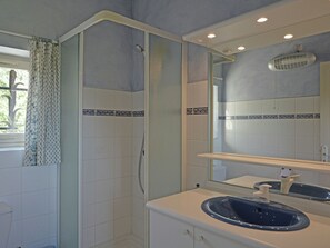 Bathroom - Luxurious Villa With Heated, Private Pool and Panoramic Views of the Luberon (Murs)