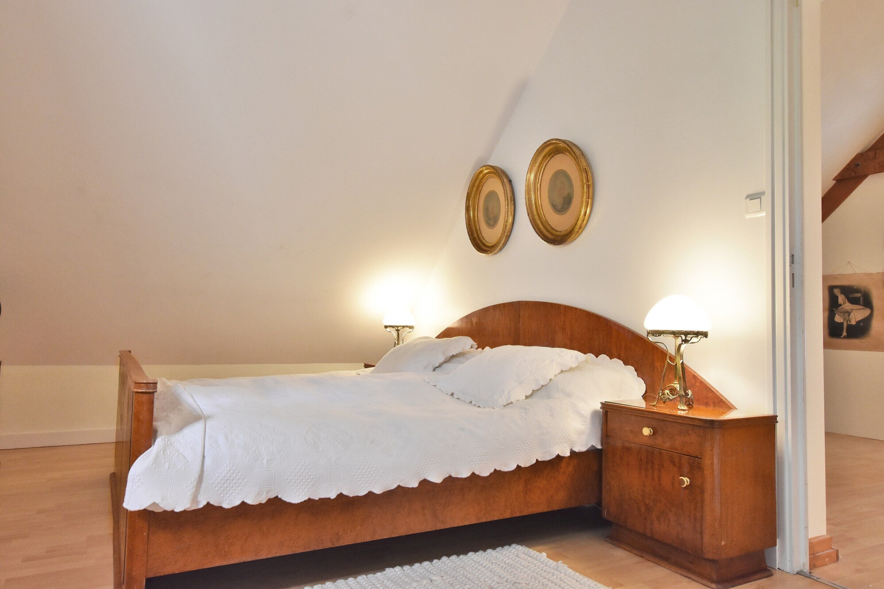 House | 2 bedrooms, individually furnished, iron/ironing board, bed sheets