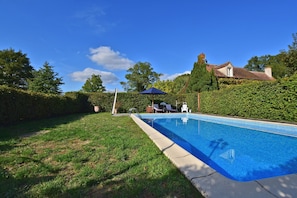 House | Pool | Indoor pool, outdoor pool - Holiday Home in Le Chatelet With Pool (Le Châtelet)
