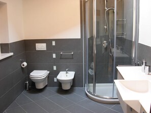 Villa | Bathroom | Bathtub