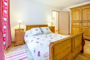 House - Montclus Charm: Views & Calm (Montclus)