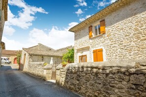 House | Exterior - Montclus Charm: Views & Calm (Montclus)