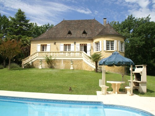 Beautiful Villa With Tennis Court in Dordogne, France