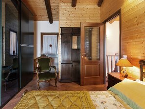 2 bedrooms, individually furnished, bed sheets - Apartment in Netro With Balcony and Views (Netro)