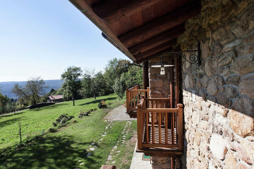 Apartment in Netro With Balcony and Views - Alice superiore