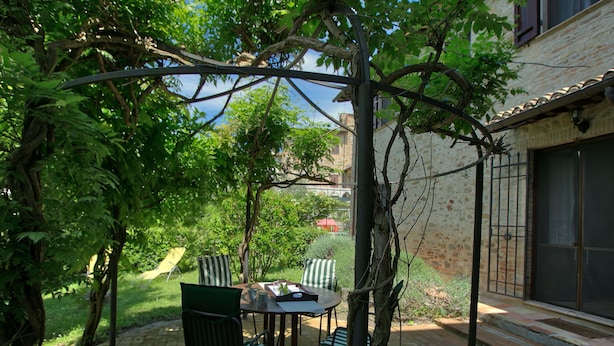 House | Balcony - Villa at a Popular Place in Bevagna With Terrace & Garden (Bevagna)