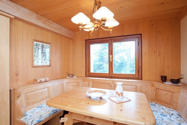 Villa | Dining